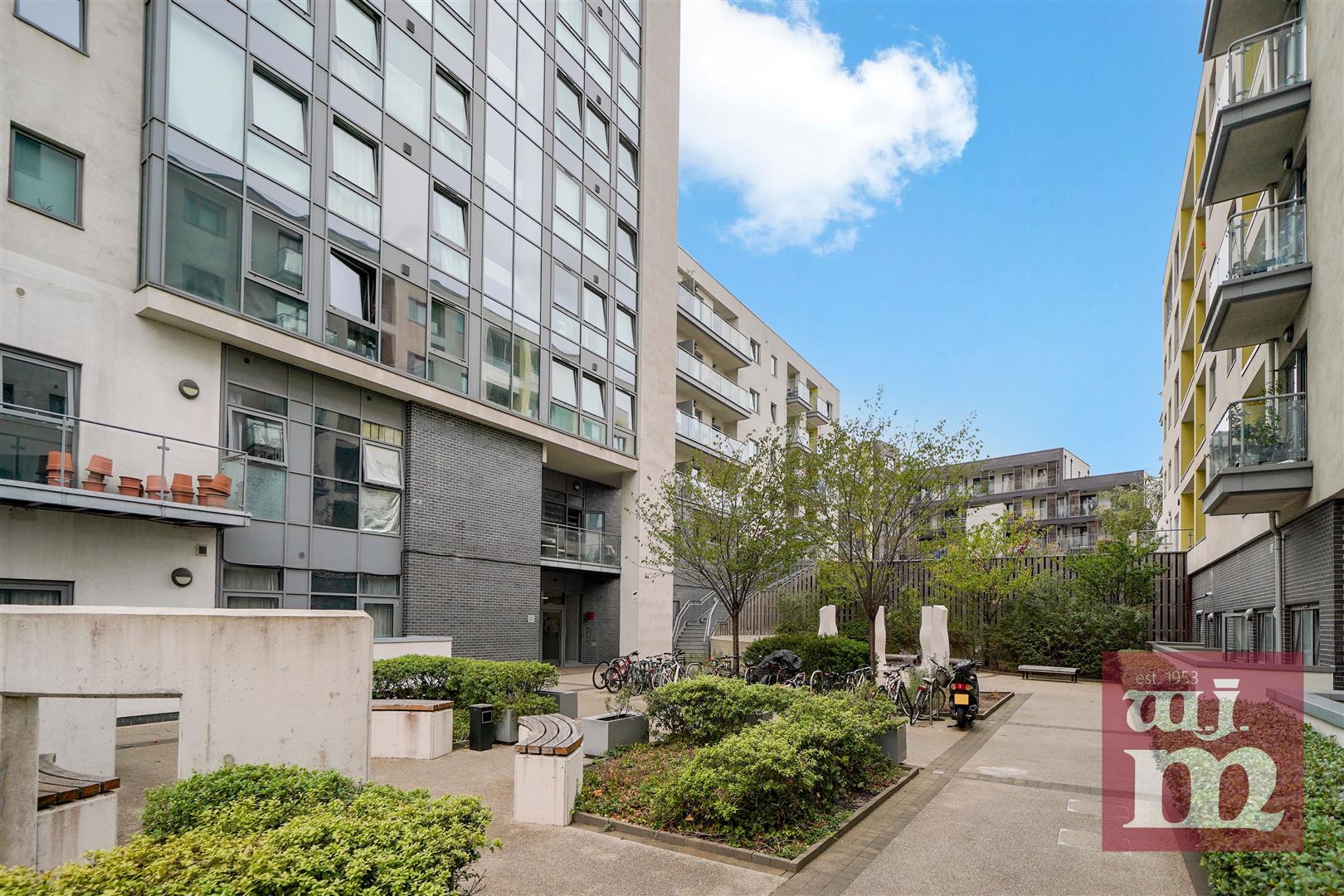 Craig Tower, Aqua Vista Square